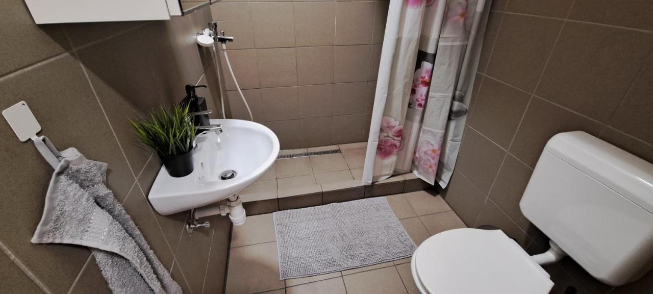 6-Pack Apartment In The Party District Budapešť Exteriér fotografie
